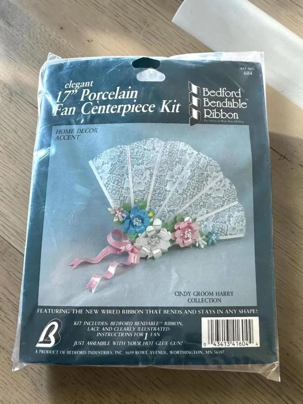 Vintage Porcelain Fan Centerpiece Kit, Lace Ribbon Detail, Bridal Shower Decor